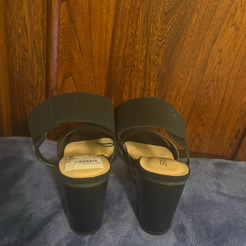 Soda Black Womens size 7.5 Sandals, Velcro felt like straps, new with tag - Picture 5 of 9